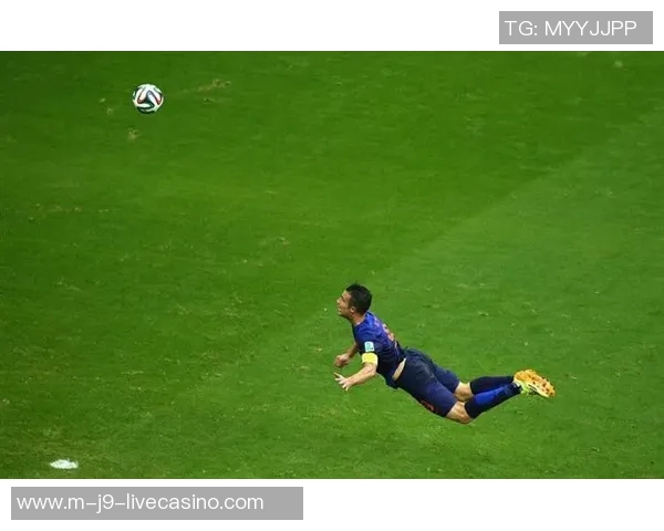 荷兰足球队服的设计演变与文化象征解析